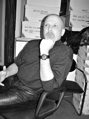 Oliver Gaurin dans son bureau Oliver Gaurin dans son bureau